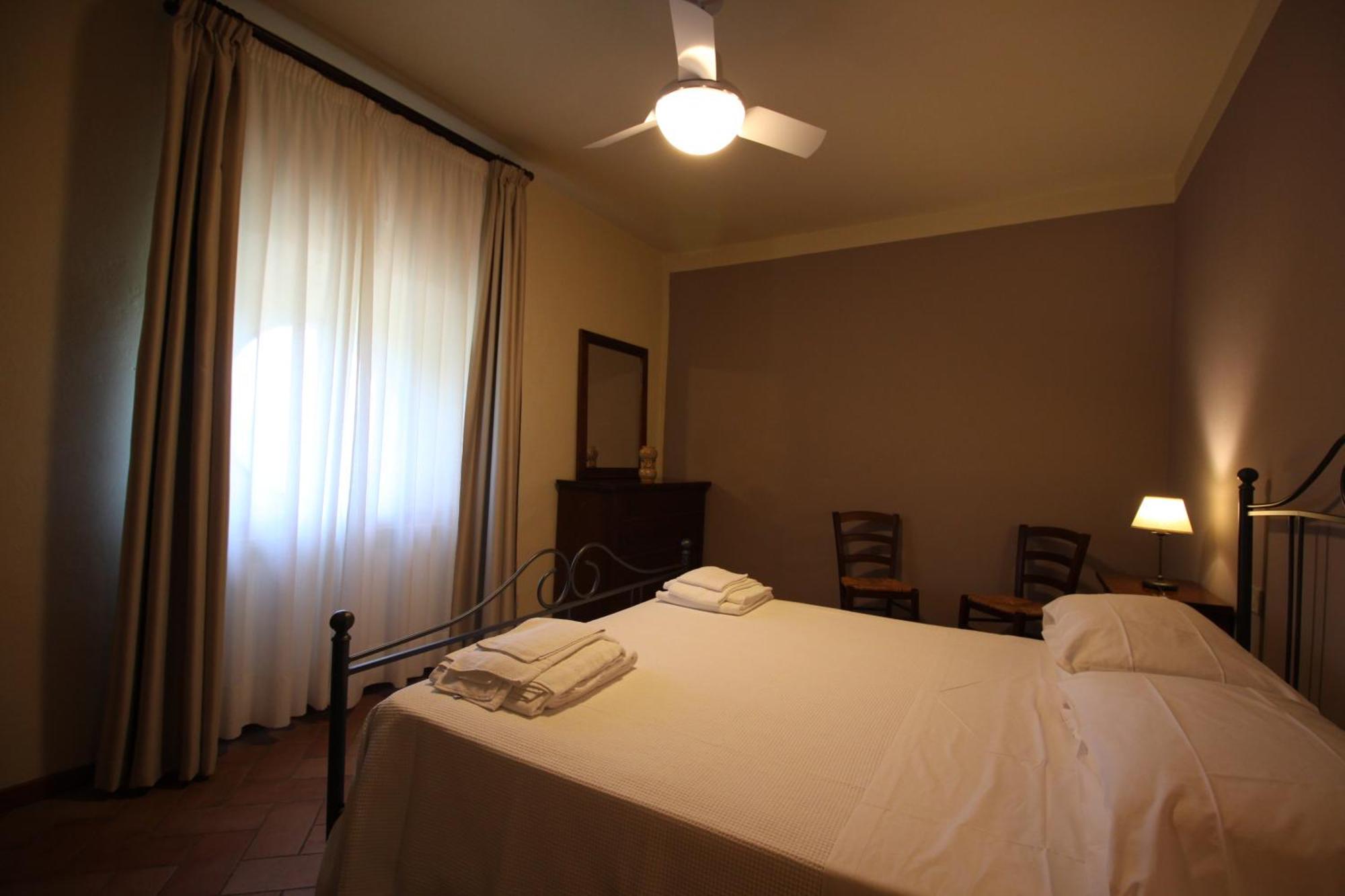 Agriturismo Casale Dello Sparviero Castellina in Chianti Room photo